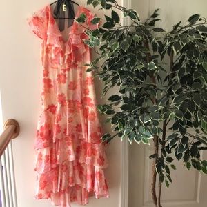 🌺New Cream & Hues of Pink Double V Ruffled Dress
